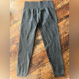 Amazon leggings, never worn, size large